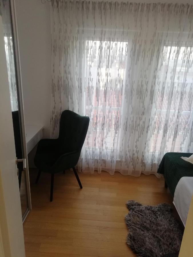 Luxury Apartment Queen Solin Exterior photo
